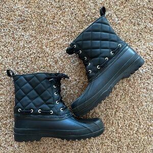 Black sperry boots.  Good used condition.